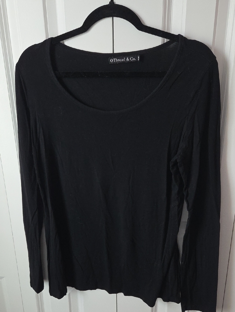 Women's Scoop Neck Long Sleeve Tee - Black